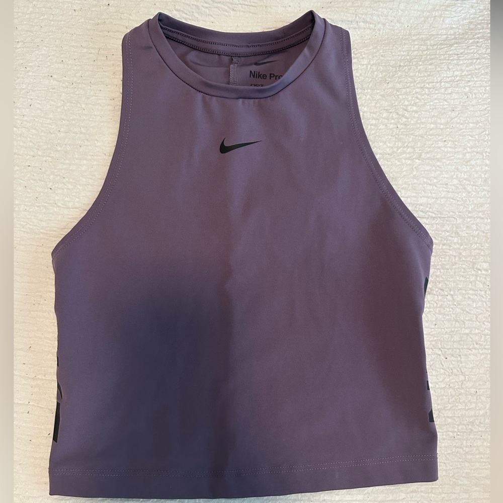 Nike Cropped High Neck Tank